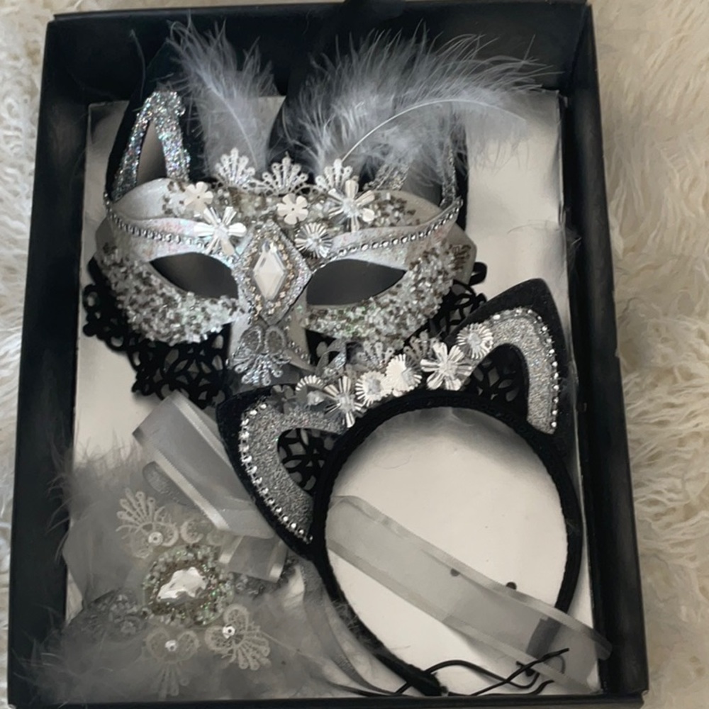 Halloween mask never used